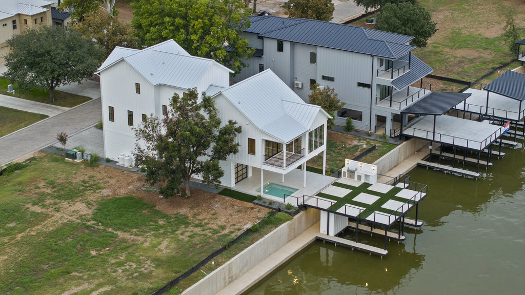 Building-a-Custom-Home-on-Lake-Travis-The-2026-Guide-_-Cen-Tex-Marketing