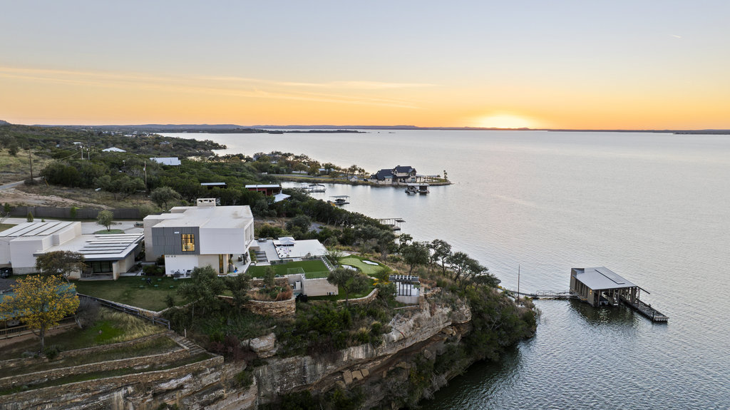 Building a Lake House in Central Texas The Waterfront Guide _ Cen-Tex-Marketing